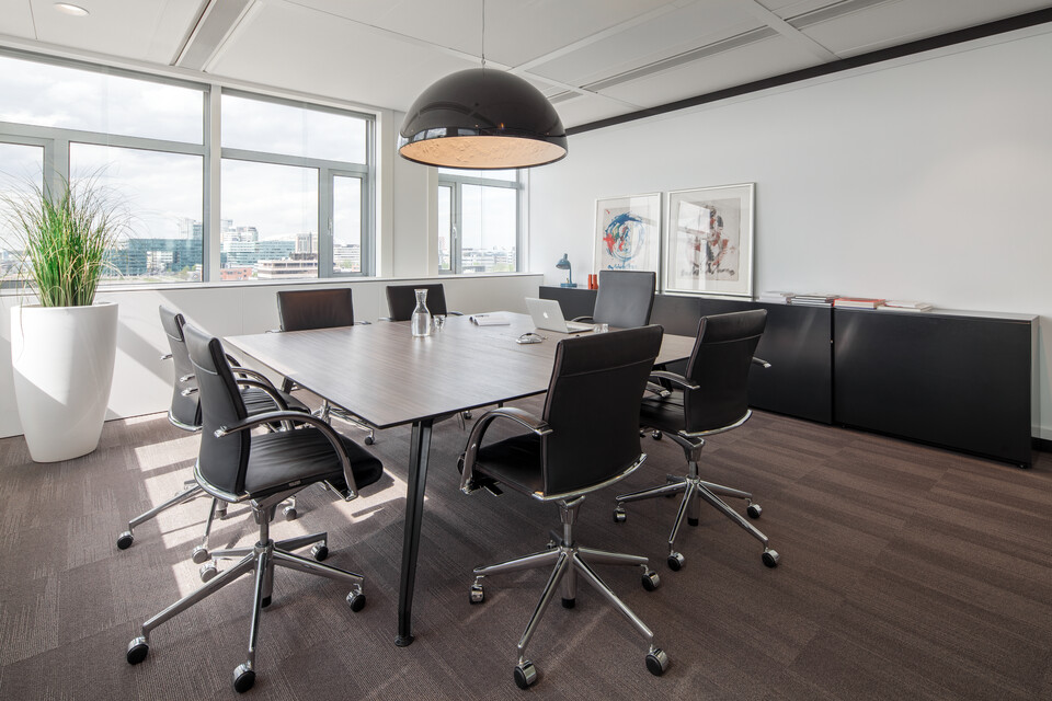 1200, 350, schuifdeurkast Royal Ahrend Inspiration Center in Amsterdam 0501