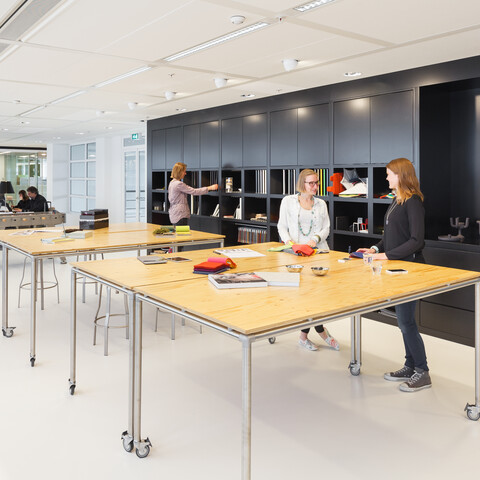 Move Royal Ahrend Inspiration Center in Amsterdam 12