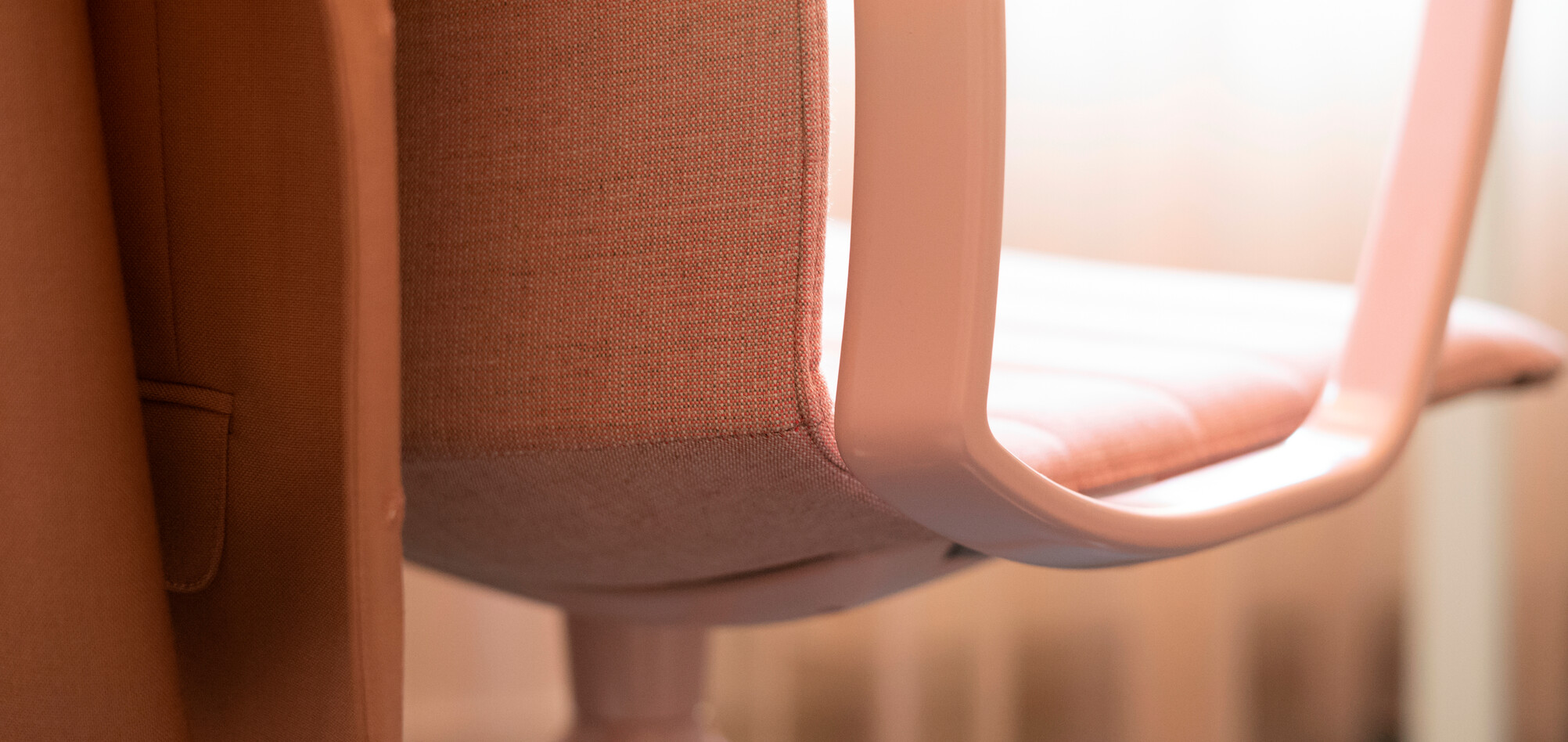 Well Royal Ahrend Well trestle base chair fully upholstered in pink at Kvadrat store in Amsterdam L1000728