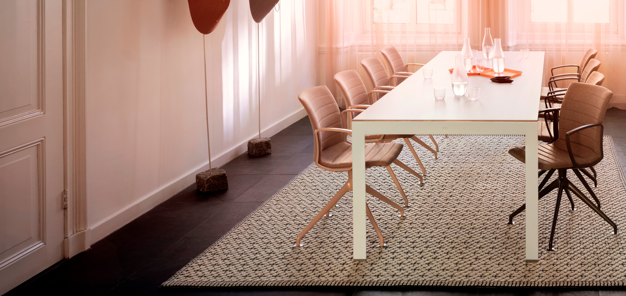 Well, Delta Royal Ahrend Well trestle base chairs fully upholsterered in pink and grey at Kvadrat store in Amsterdam DSF3197
