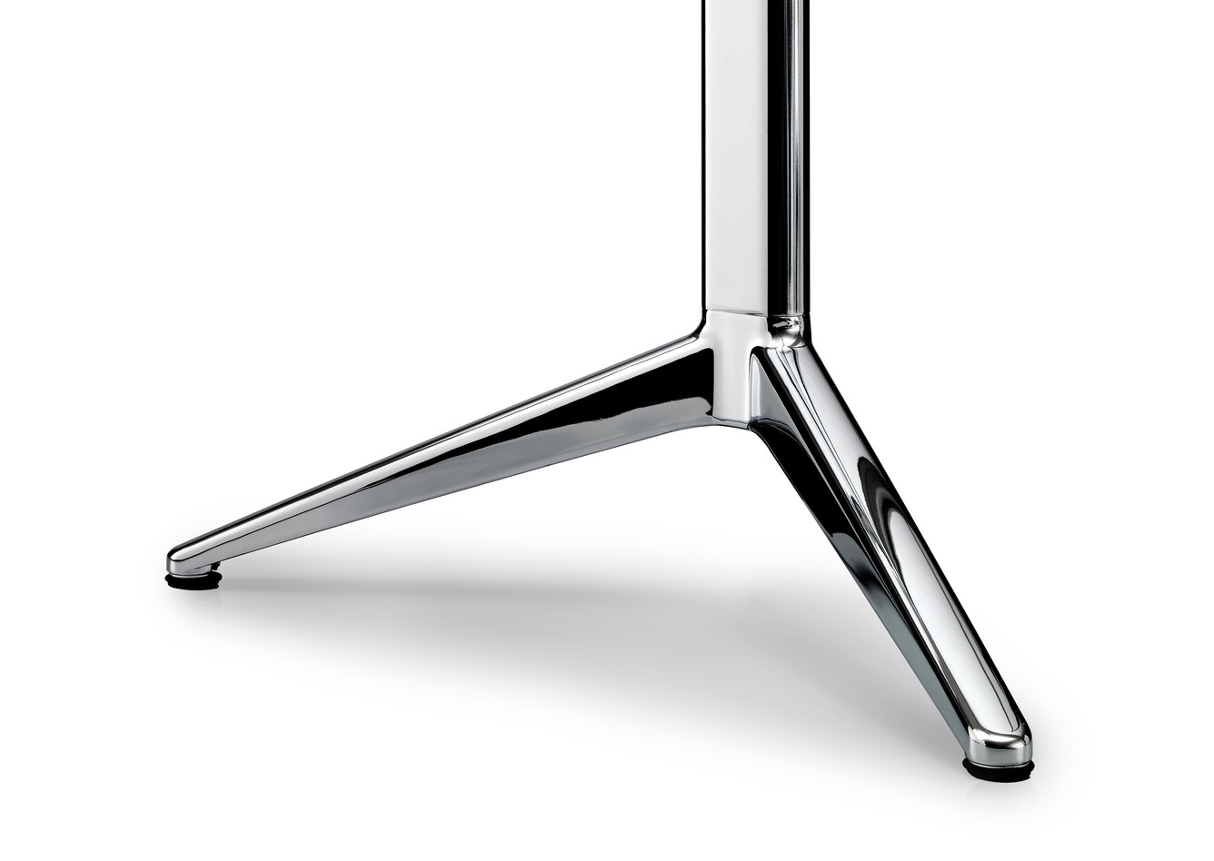22 Royal Ahrend 22 in chrome front left detail view
