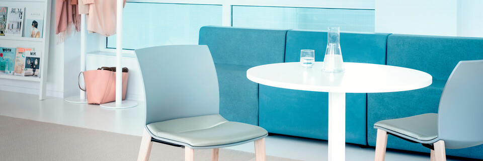 Well, Cross, Loungescape Royal Ahrend Inspiration Centre in Amsterdam DSF3274
