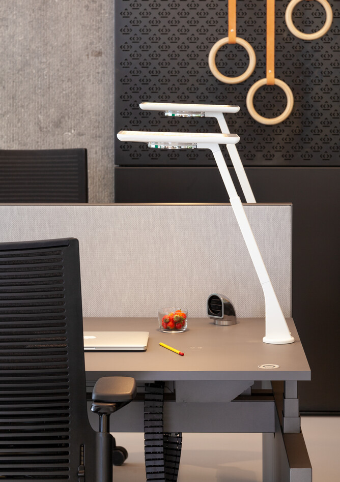 Balance, 2020 Extra Verta Royal Ahrend Comfort workstation in showroom Sint Oedenrode 14