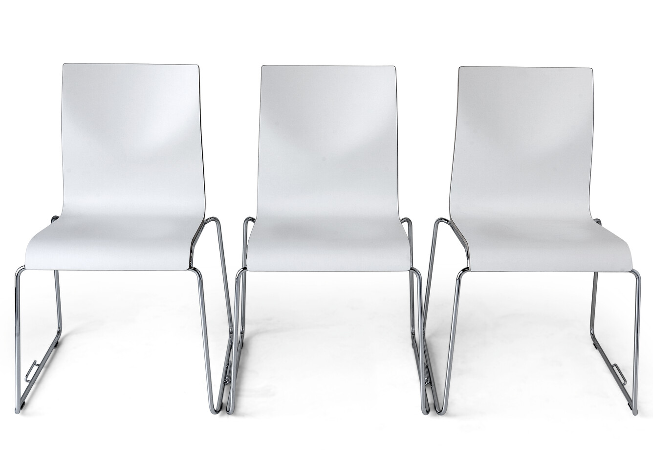 370 Royal Ahrend 370 wireframe chairs coupled with chrome legs and shell in white front view