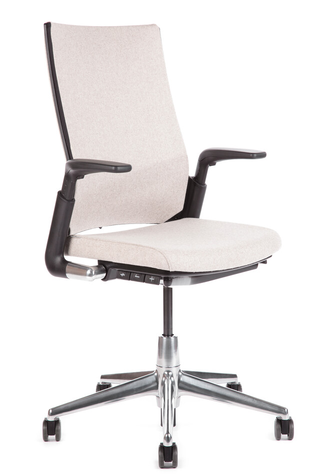 2020 Extra Verta Royal Ahrend 2020 Extra Verta office chair fully upholstered in off white and polished base front left view