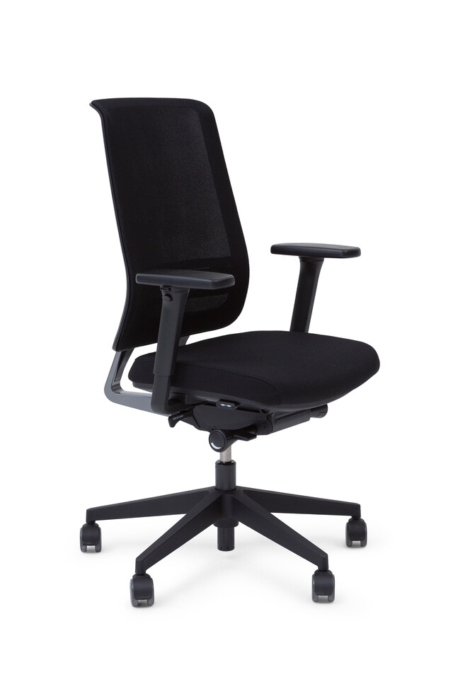 Ease Royal Ahrend Ease office chair upholstered in black with black base front left view