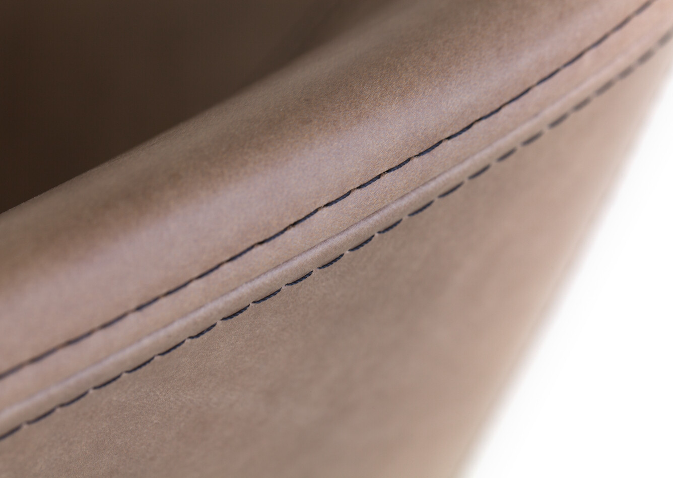 Hesta Royal Ahrend Hesta armchair upholstered in brown leather right rear detail view